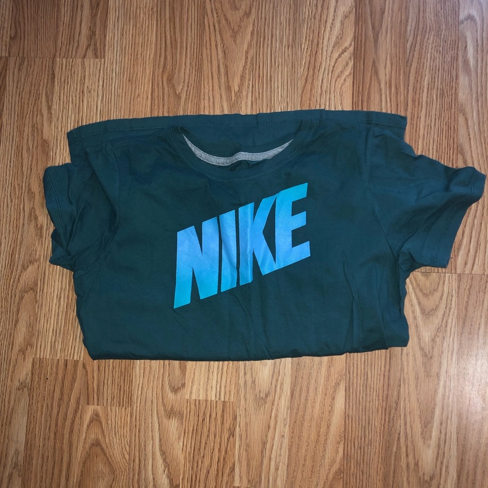 Nike T-shirt